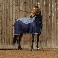 Equithéme ilmastikukindel kaelaosaga putukatekk Mixed